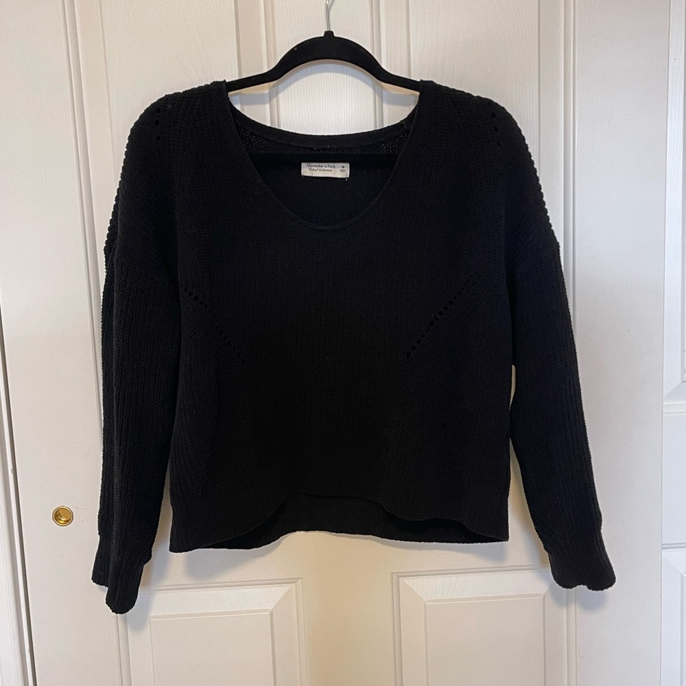 Abercrombie Black Crewneck Sweater Size M✨